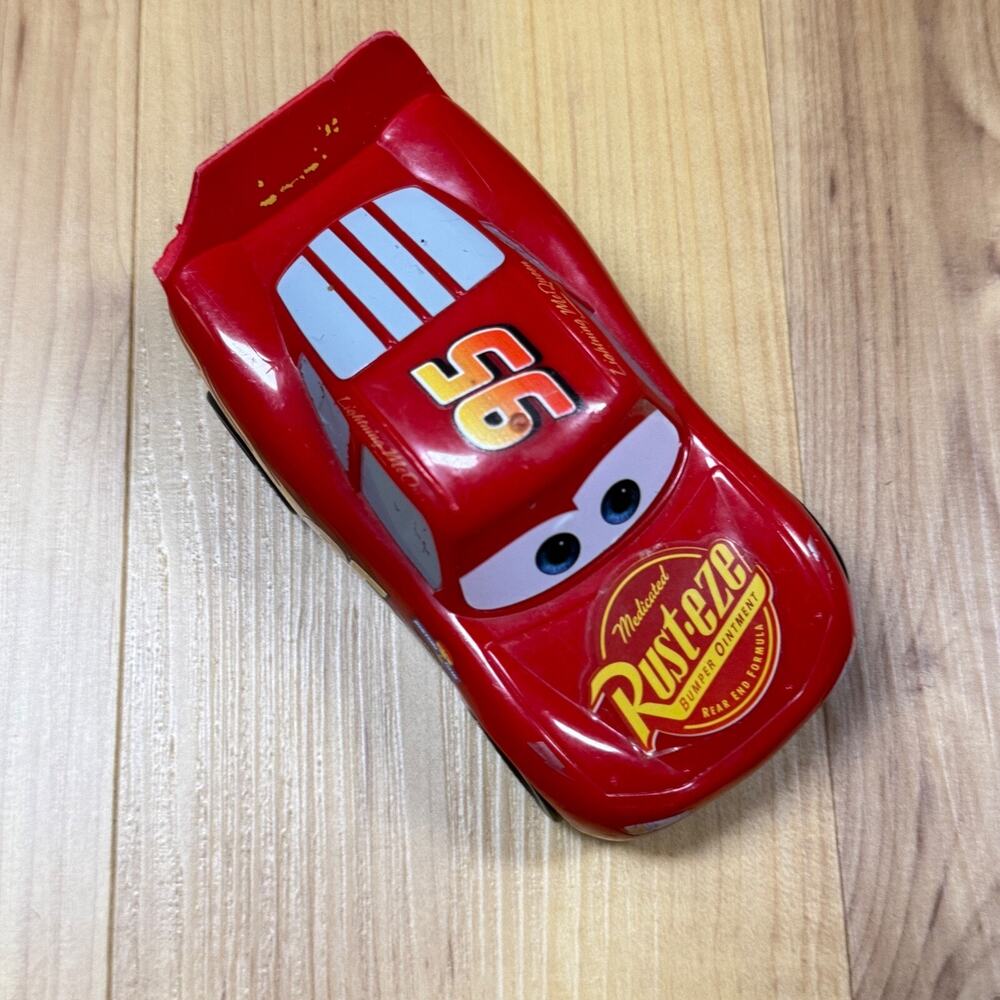 DISNEY PIXAR CARS LIGHTNING MCQUEEN #95 RUST-EZE RED 4.5" RACE CAR PRESS TO GO!